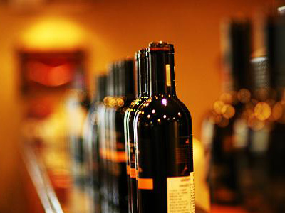 光影中的葡萄酒 新浪尚品配图