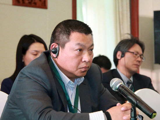 “2015中国绿公司年会”于4月20日在沈阳举行。上图为山东海益宝水产股份有限公司董事长范立强。(图片来源：新浪财经 刘海伟 摄)