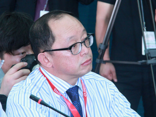  “2015中国绿公司年会”于4月20-22日在沈阳召开。上图为宽带资本董事长。亚信集团董事长田溯宁。（图片来源：新浪财经 刘海伟 摄）