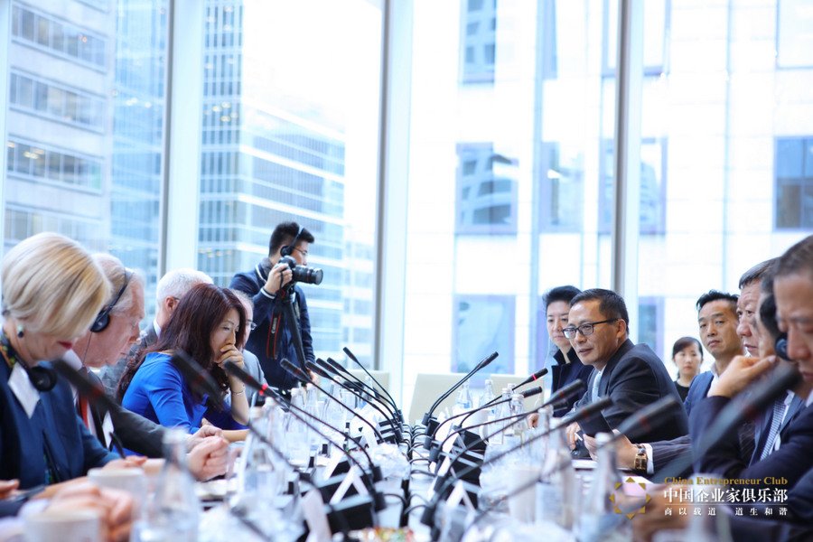 中加商界领袖举行圆桌交流会